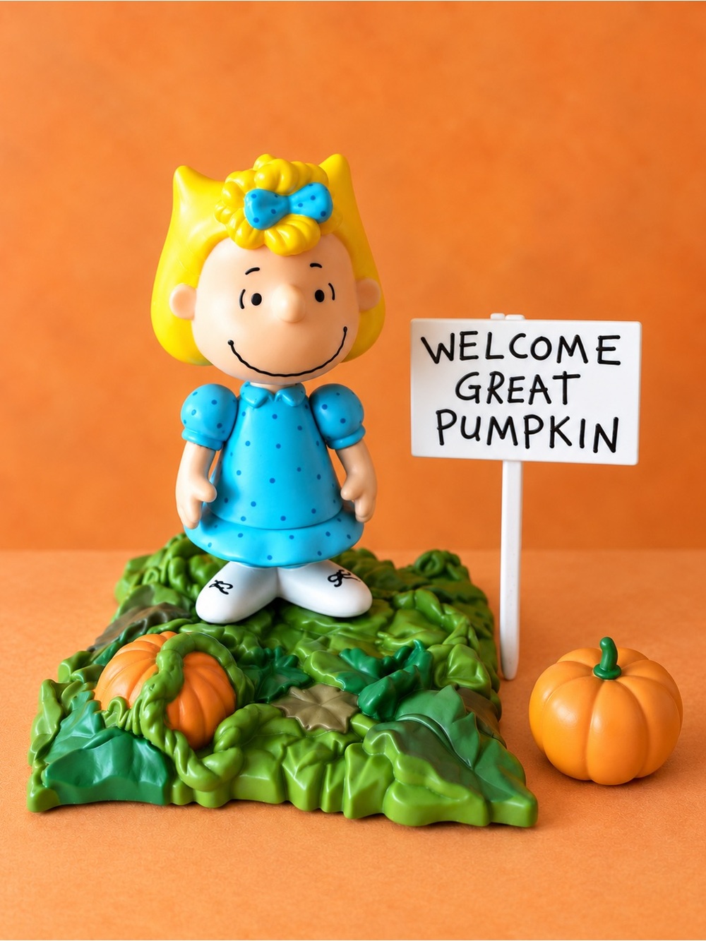 Peanuts Sally Welcome Great Pumpkin Halloween Figurine 2002